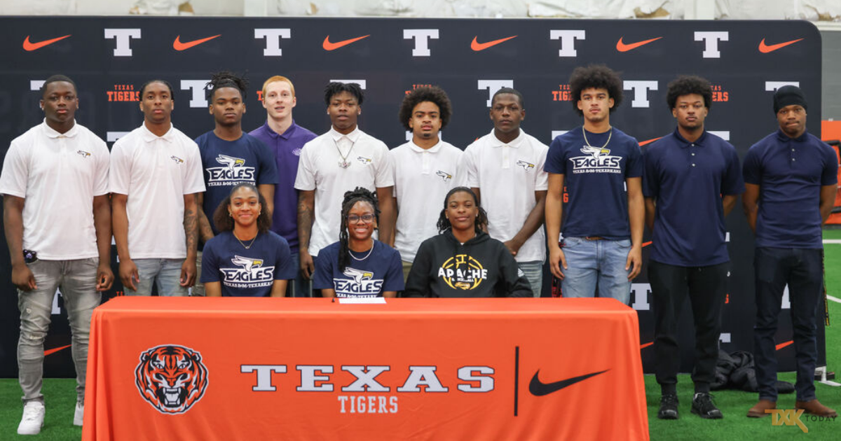 Texas High School Celebrates 13 Student-Athletes on Winter Signing Day