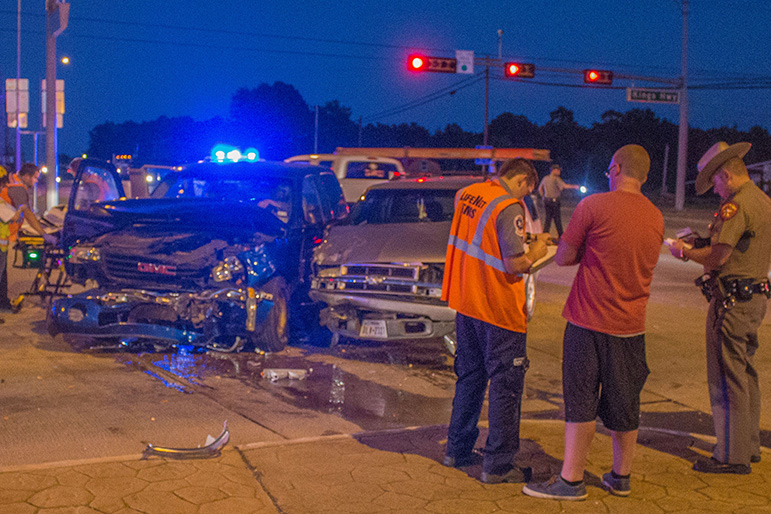 Two Vehicle Accident at Kings and U.S. 67 [VIDEO] Texarkana Today