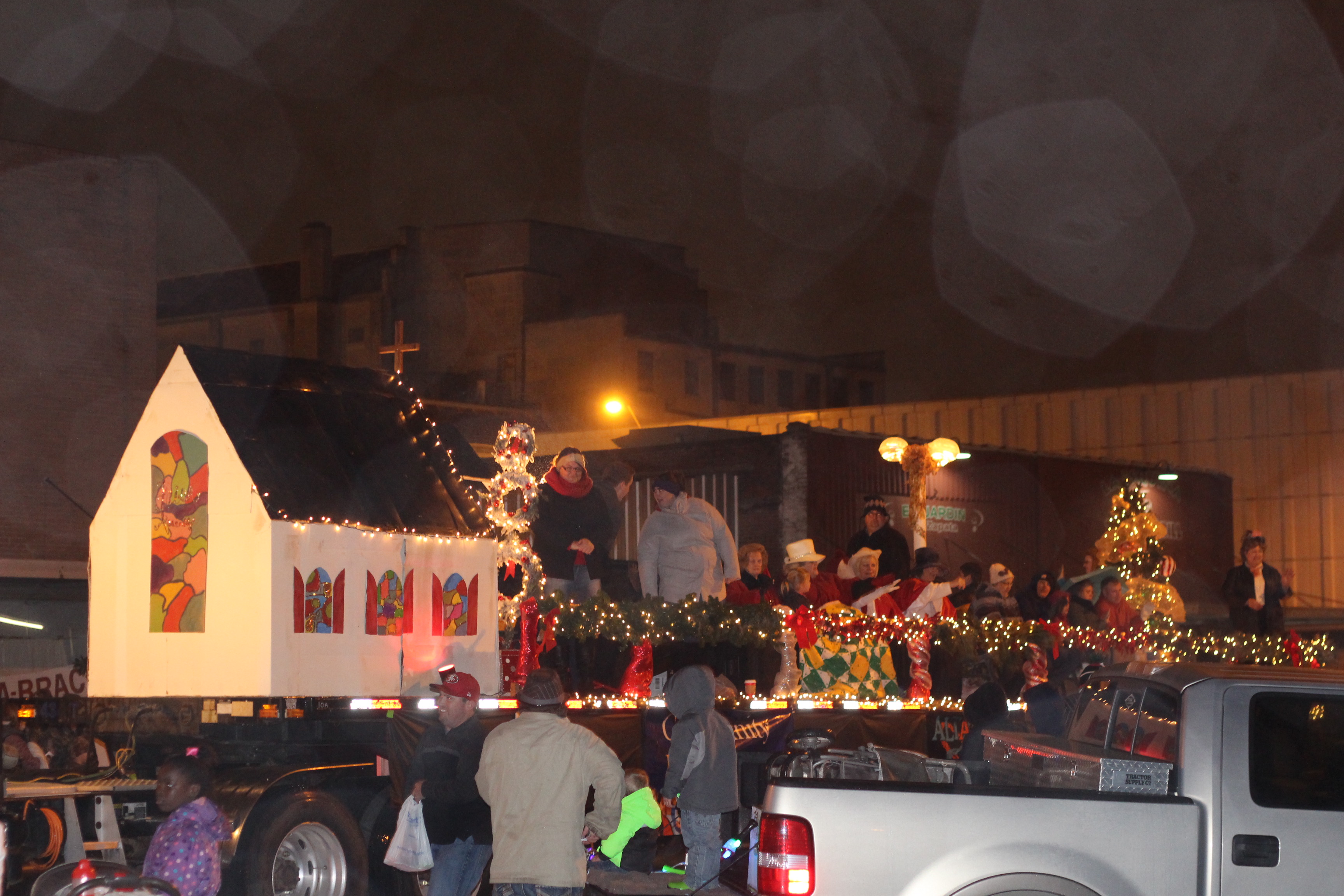 Downtown Christmas Parade 2014 Huge Success Despite Light Mist