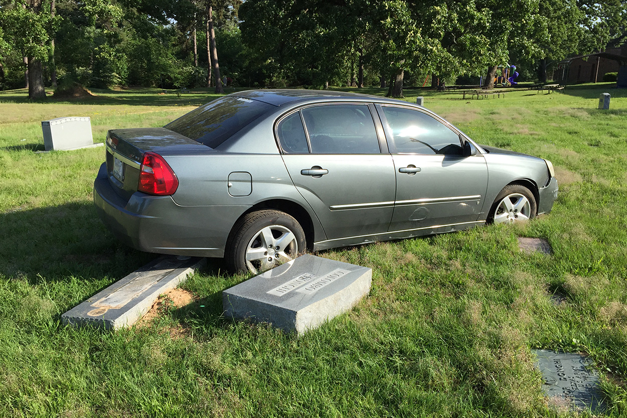 Car Drives Through Cemetery Knocking Over Headstones Texarkana Today