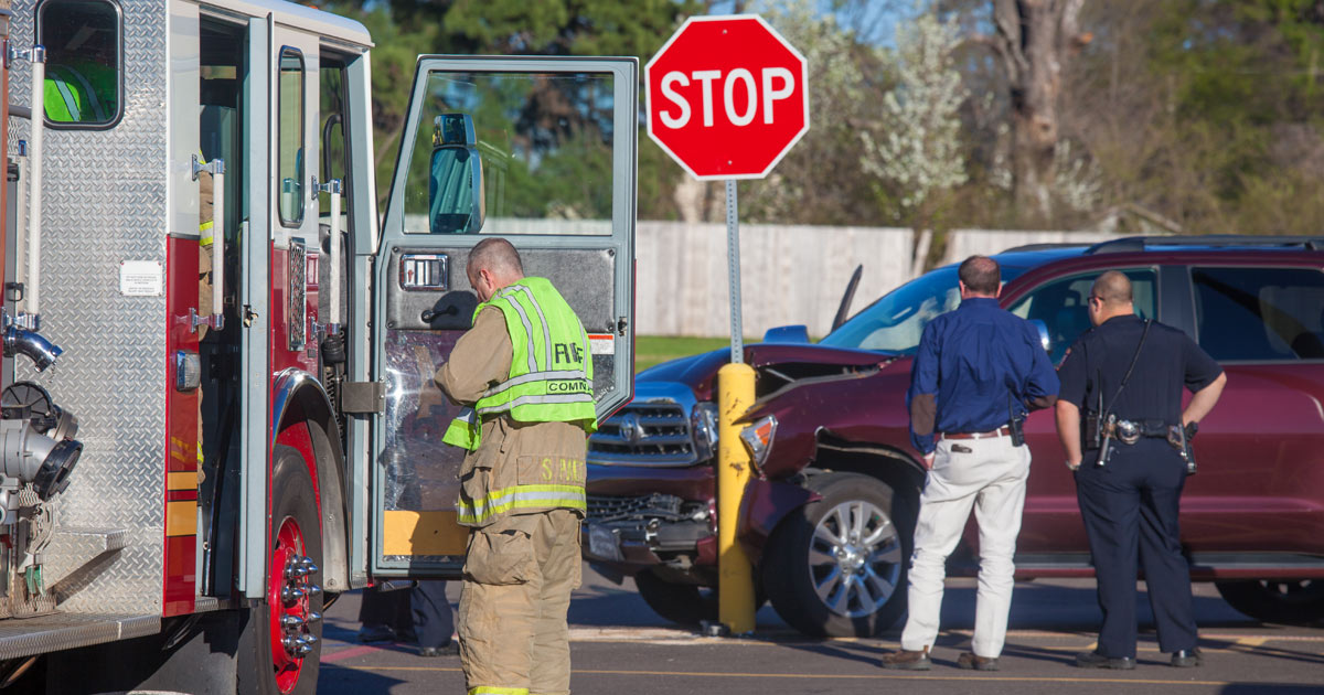 Car hits pole in Walmart parking lot Texarkana Today