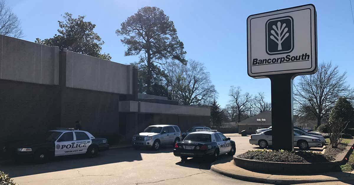 State Line BancorpSouth robbed at gunpoint for the second time this