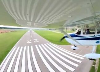 Headline Image - A plane landing on runway 4/22 in Texarkana