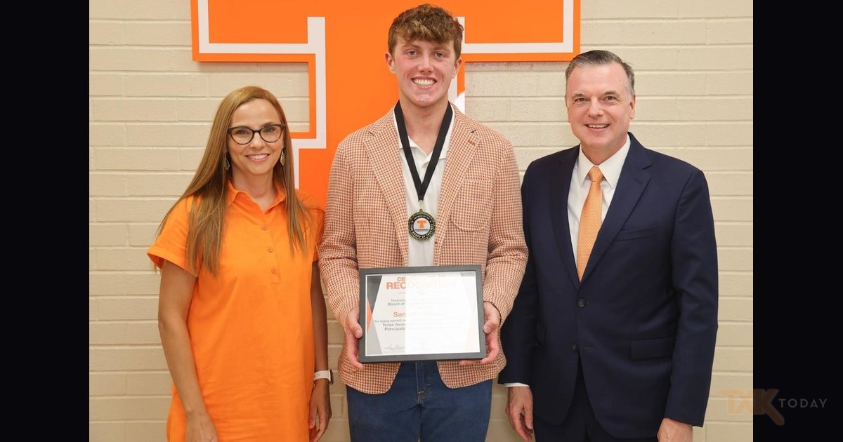 Texas High Senior Sanders Wiggins Named One Of Five Students Statewide To Receive TASSP Award