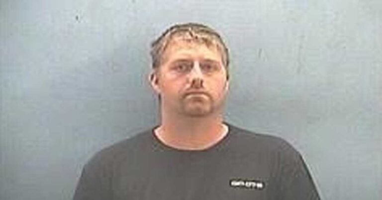 Booking photo of Nathan Daniel Nix