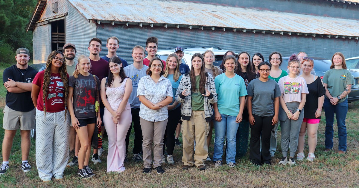 SAU Fish and Wildlife Club welcomes new biology faculty with a black-light bug survey