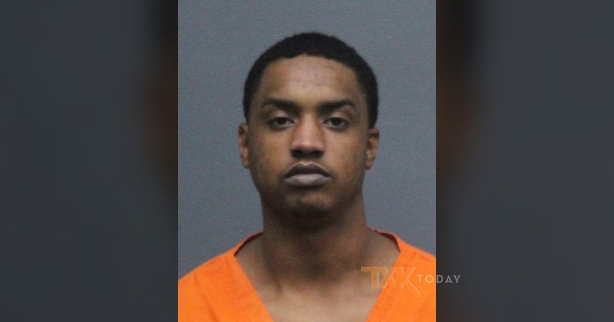 Booking photo of Darrel Louis Dixon Jr.