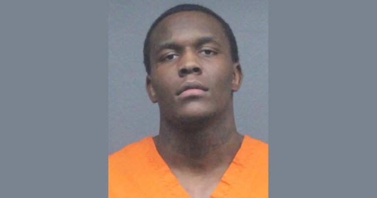 Booking photo of Omarion Lamon Owens