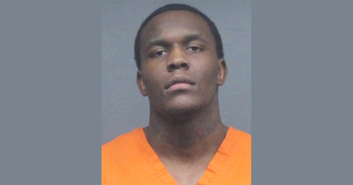 Booking photo of Omarion Lamon Owens